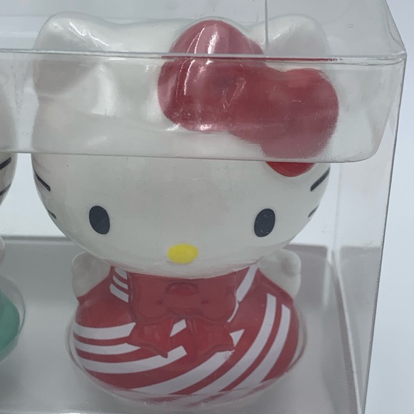 Hello Kitty Peppermint Ceramic Mug & Hello Kitty Salt and Pepper Shakers - Picture 9 of 16